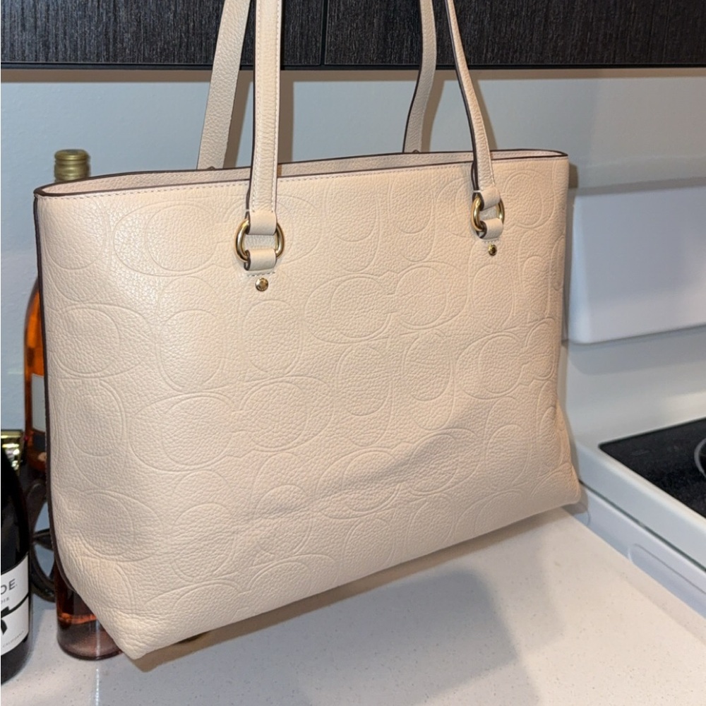 Station Tote Shoulder Bag in Signature leather - Picture 5 of 12